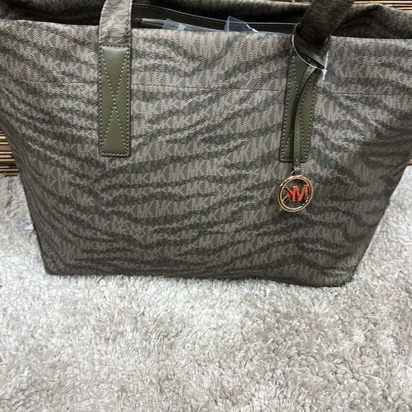 Michael Michael Kors Signature the Michael Tote Bag - Olive - Picture 2 of 6